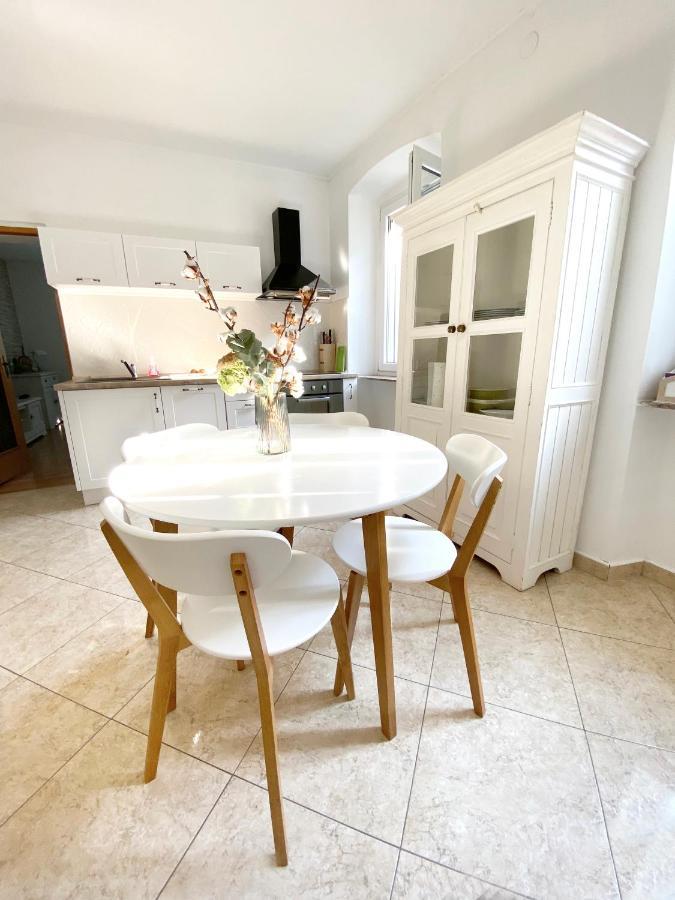 Apartment Evelina Pula Buitenkant foto